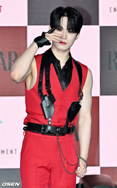 E'LAST(WON HYUK-ウォン・ヒョク): ♪K-POP PHOTO ALBUM♪