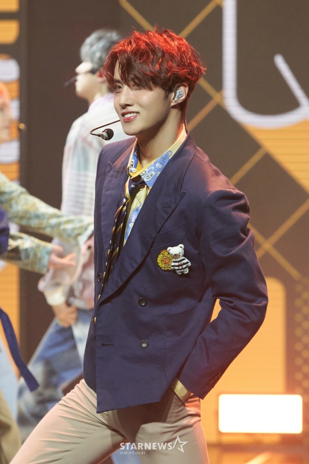 PENTAGON - PENTAGON added a new photo.