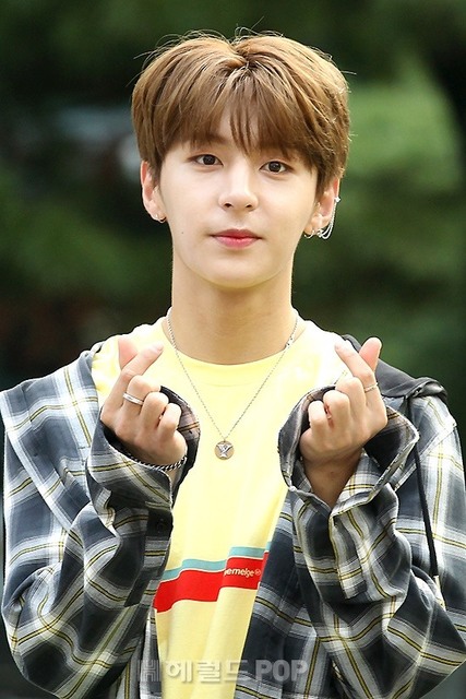 Golden child Y ソンユン フォト